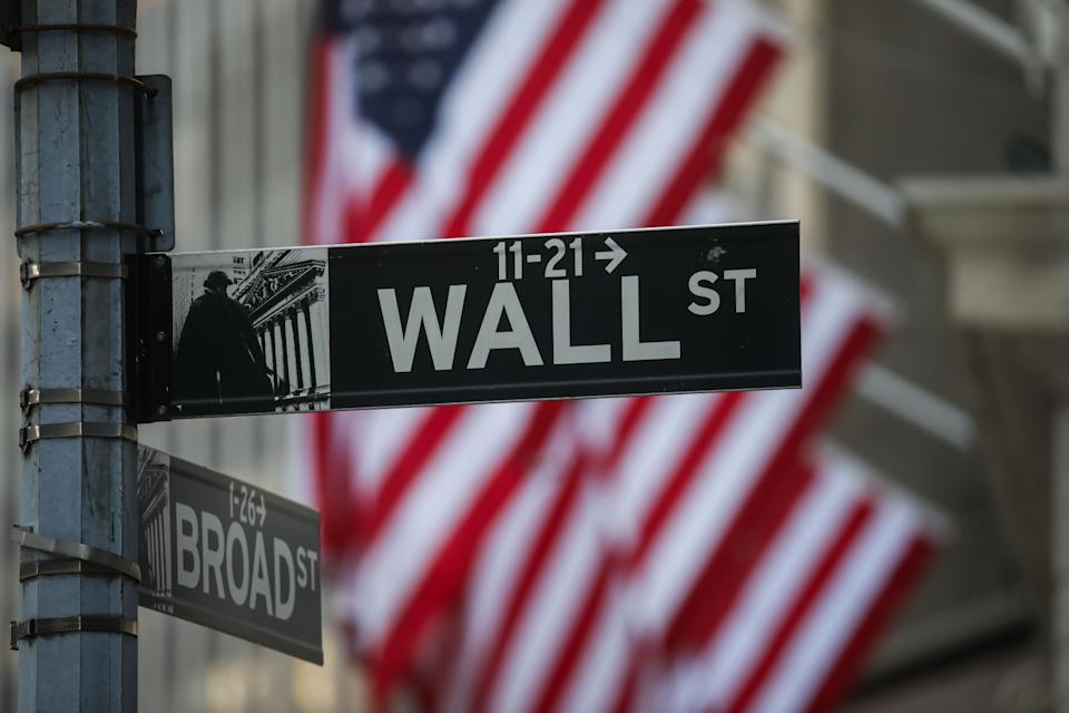 📉 Wall Street Bajo Presión: Miedos por las Valoraciones y un Empleo Débil
